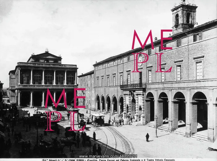 : Italy. Busy view of Piazza Cavour in Rimini, with the Palazzo dell'Arengo : Italy. Busy view of Piazza Cavour in Rimini, with the Palazzo dell'Arengo