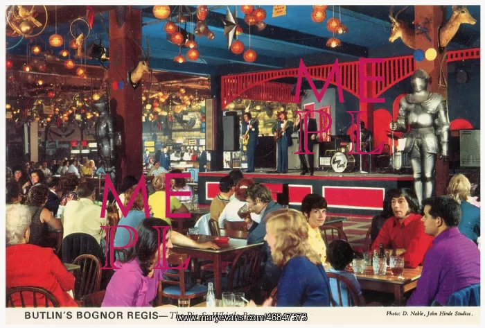 : Butlin's Bognor Regis - the Pig and Whistle Bar : Butlin's Bognor Regis - the Pig and Whistle Bar