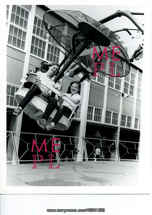 : Butlins, Girls, Fair Ground Ride : Butlins, Girls, Fair Ground Ride