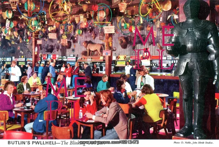 : Butlin's Pwllheli - the Blinking Owl Bar : Butlin's Pwllheli - the Blinking Owl Bar