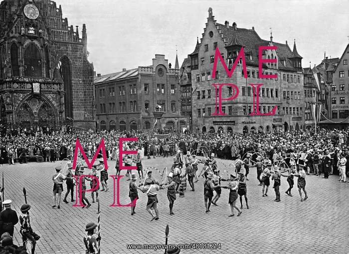 : Buttner-dance on the main market in Nuremberg, 1928 : Buttner-dance on the main market in Nuremberg, 1928