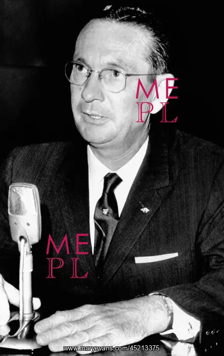 : Byron de la Beckwith under questioning by ? : Byron de la Beckwith under questioning by ?