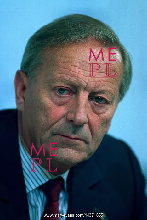  : C Van Der Klugt