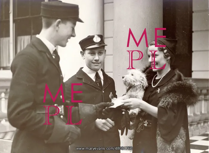 : C W A Scott's second wife, Greta, receiving telegrams : C W A Scott's second wife, Greta, receiving telegrams