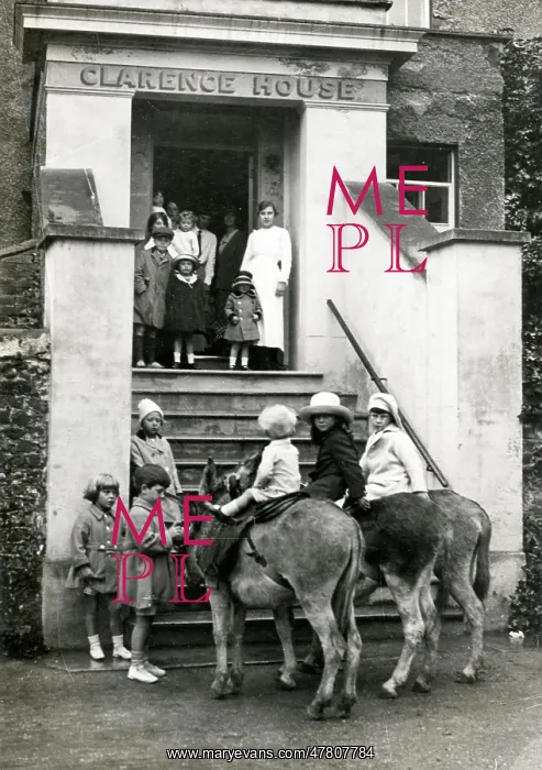 : c.1920's - chidren riding donkeys Bognor Regis : c.1920's - chidren riding donkeys Bognor Regis