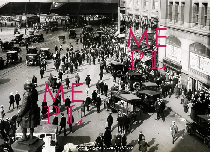 : c.1920's - commuters heading home, Park Row New York : c.1920's - commuters heading home, Park Row New York