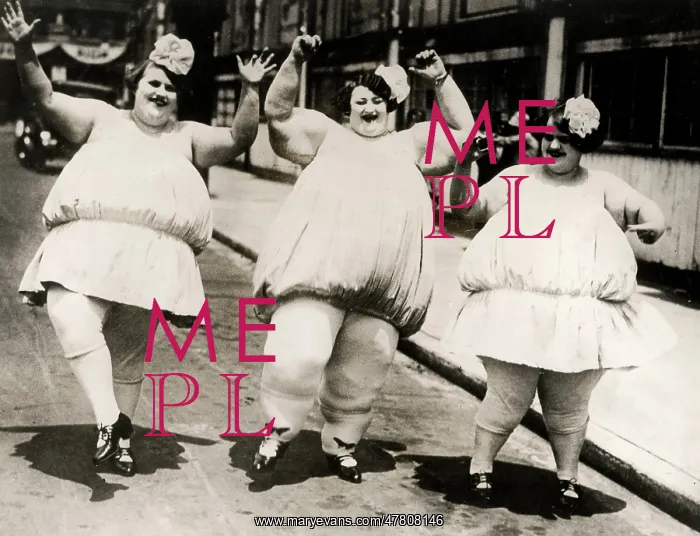 : c.1920's fat lady sideshow perfomers Dotty Flo, Irene, USA : c.1920's fat lady sideshow perfomers Dotty Flo, Irene, USA