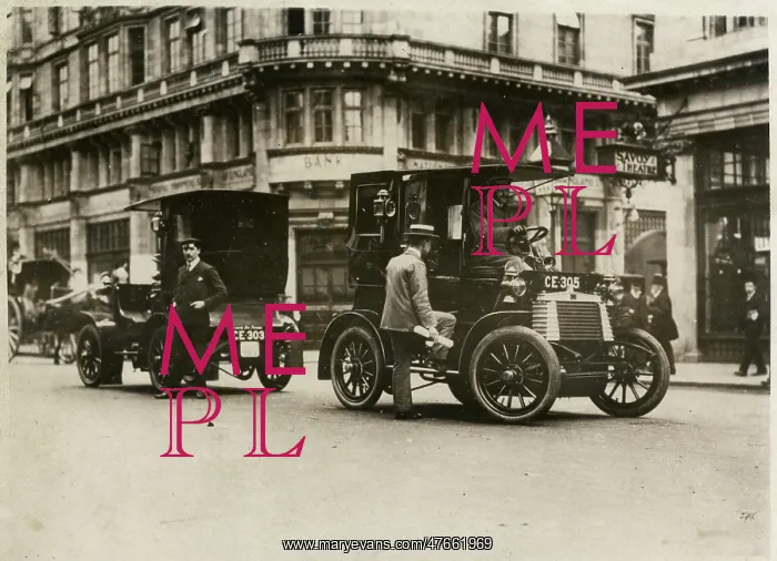 : Cab in the Strand, London 1905 : Cab in the Strand, London 1905