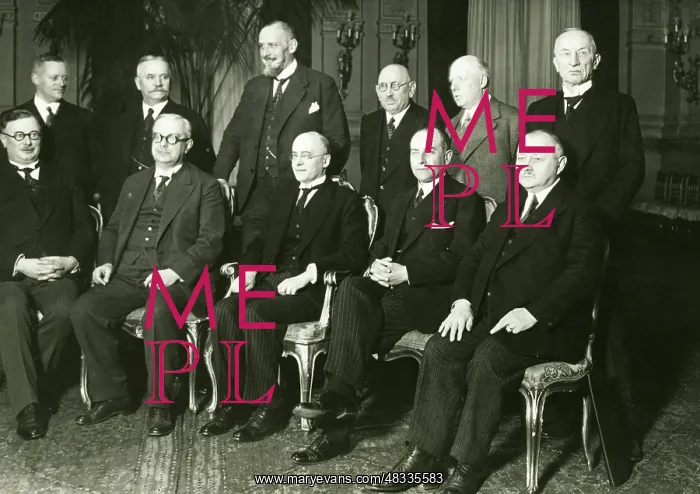 : The cabinet of Bruening I, 1930 : The cabinet of Bruening I, 1930