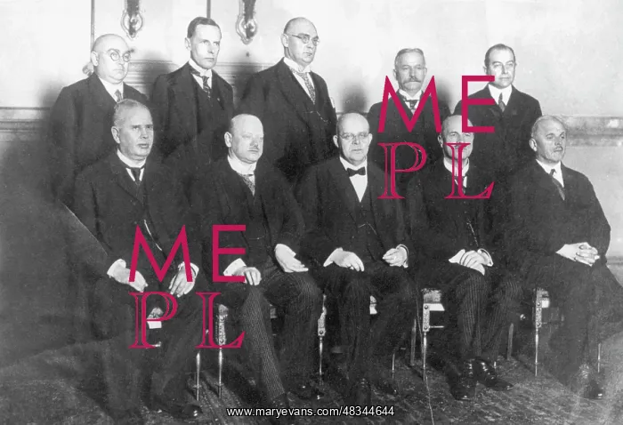 : The cabinet of Wilhelm Marx IV, 1927 : The cabinet of Wilhelm Marx IV, 1927