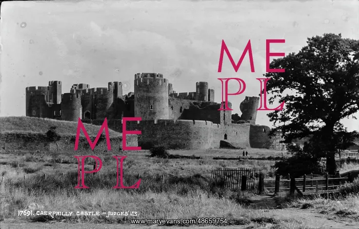 : Caerphilly Castle : Caerphilly Castle
