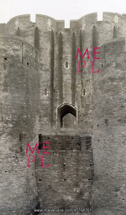 : Caerphilly Castle, Caerphilly, South Wales : Caerphilly Castle, Caerphilly, South Wales