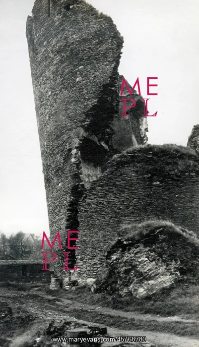 : Caerphilly Castle, Caerphilly, South Wales : Caerphilly Castle, Caerphilly, South Wales