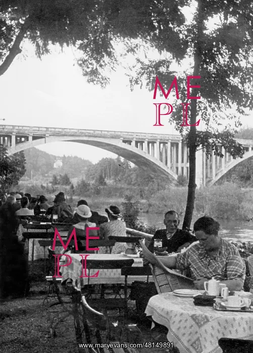 : Cafe in Gruenwald near Munich : Cafe in Gruenwald near Munich