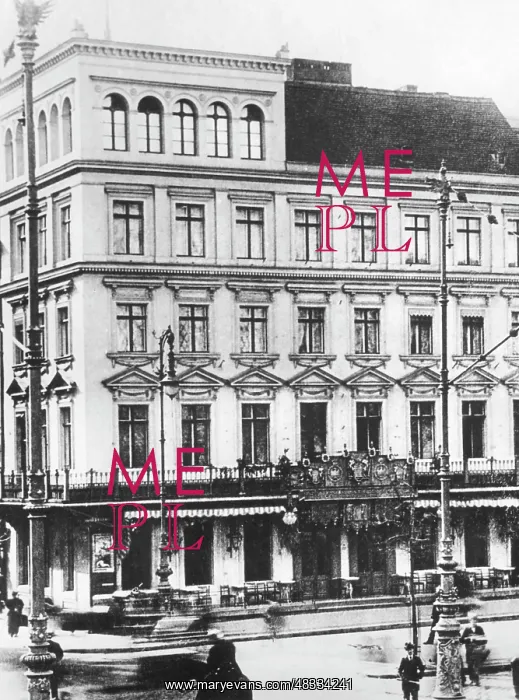 : Cafe Kranzler in Berlin, 1936 : Cafe Kranzler in Berlin, 1936