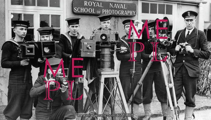 : Cameramen of the British Navy in the : Cameramen of the British Navy in the