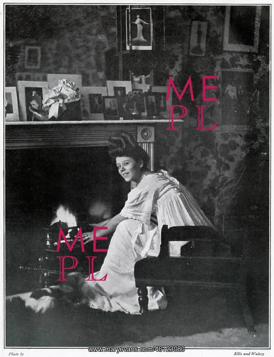 : Camille Clifford at home : Camille Clifford at home