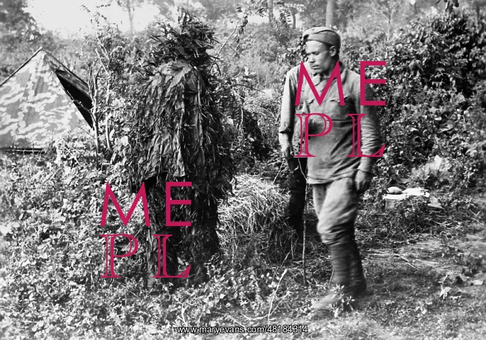 : Camouflaged Soviet Snipers, 1941 : Camouflaged Soviet Snipers, 1941