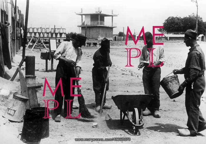 : Camp inmates cleaning up, 1941 : Camp inmates cleaning up, 1941