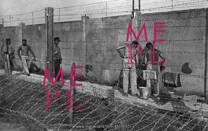 : Camp internees building the walls of Dachau concentration ca : Camp internees building the walls of Dachau concentration ca