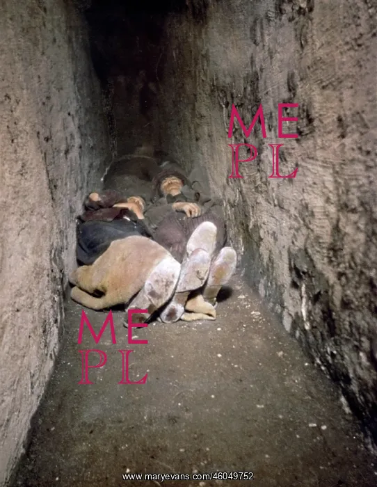 : Camp in a tunnel : Camp in a tunnel