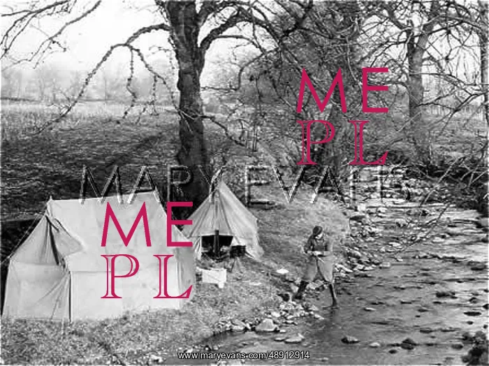  : CAMPING BY THE BLANE