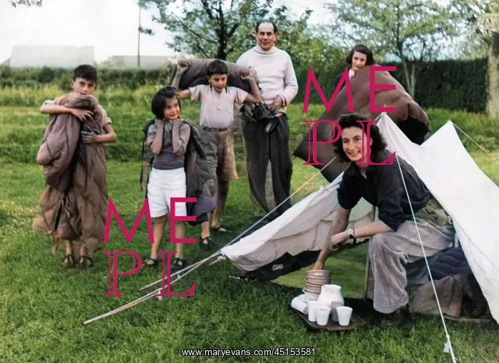 : CAMPING FAMILY 1950S : CAMPING FAMILY 1950S