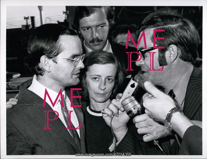 : Canada. Oct. 10, 1970 - F.L.Q. leader Pierre Vallieres with his fiancee : Canada. Oct. 10, 1970 - F.L.Q. leader Pierre Vallieres with his fiancee