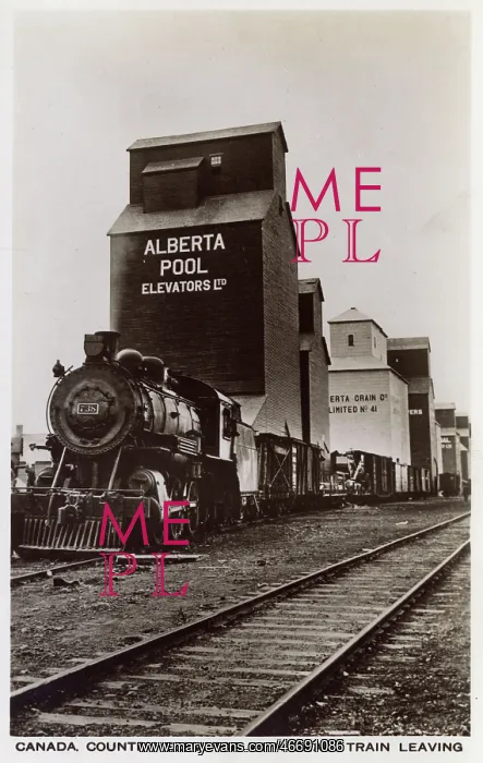 : Canada - Country Grain Elevator - Train leaving : Canada - Country Grain Elevator - Train leaving