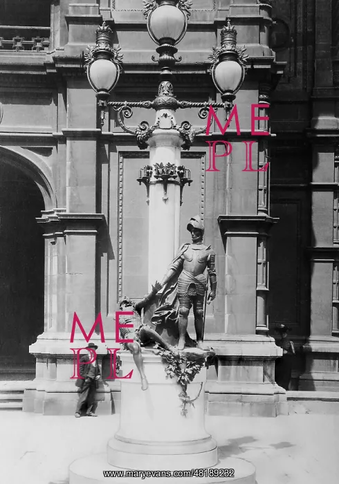 : Candelabra in front of the Vienna Staatsoper, 1905 : Candelabra in front of the Vienna Staatsoper, 1905