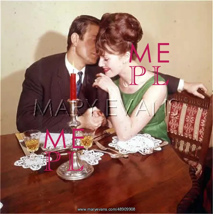 : CANDLELIT DINNER FOR TWO : CANDLELIT DINNER FOR TWO