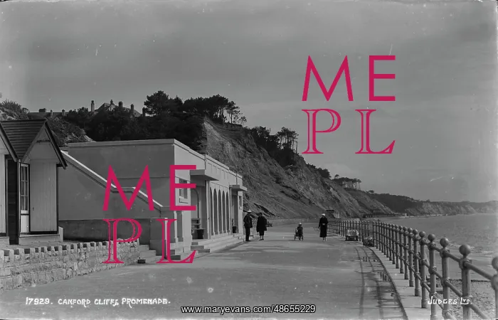 : Canford Cliffs Promenade : Canford Cliffs Promenade