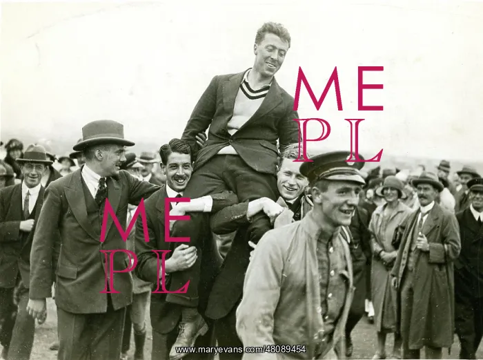 : Capt Franklyn Leslie Barnard, 1896-1927, is carried alof : Capt Franklyn Leslie Barnard, 1896-1927, is carried alof