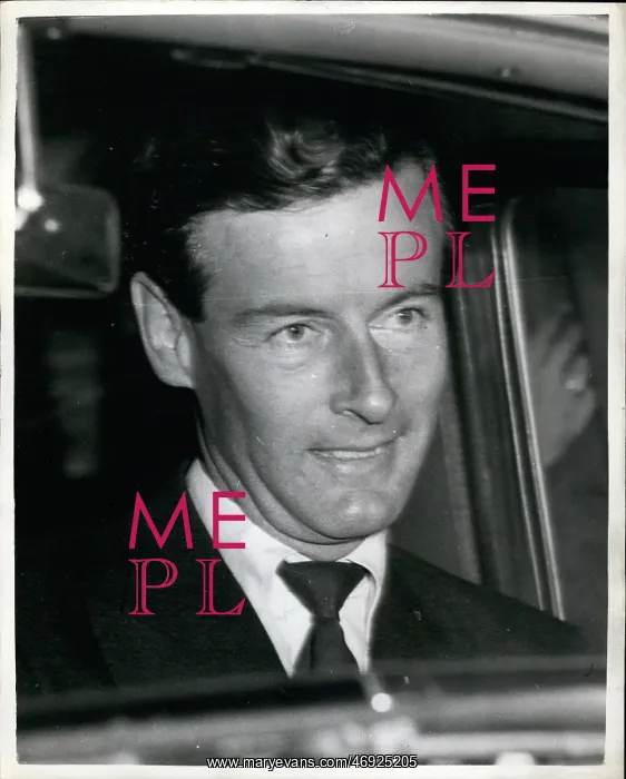 : Captain Peter Townsend in London : Captain Peter Townsend in London