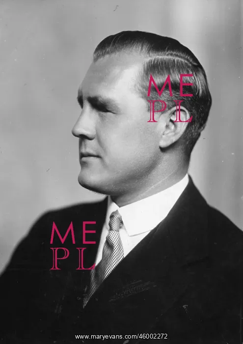  : Captain Sir Ian Fraser