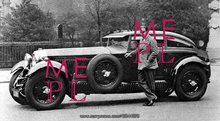 : Captain Woolf Barnato with his Bentley : Captain Woolf Barnato with his Bentley