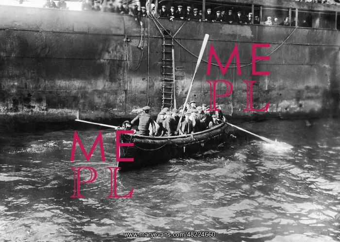 : Captured crew of a sunken English ship, 1914 : Captured crew of a sunken English ship, 1914