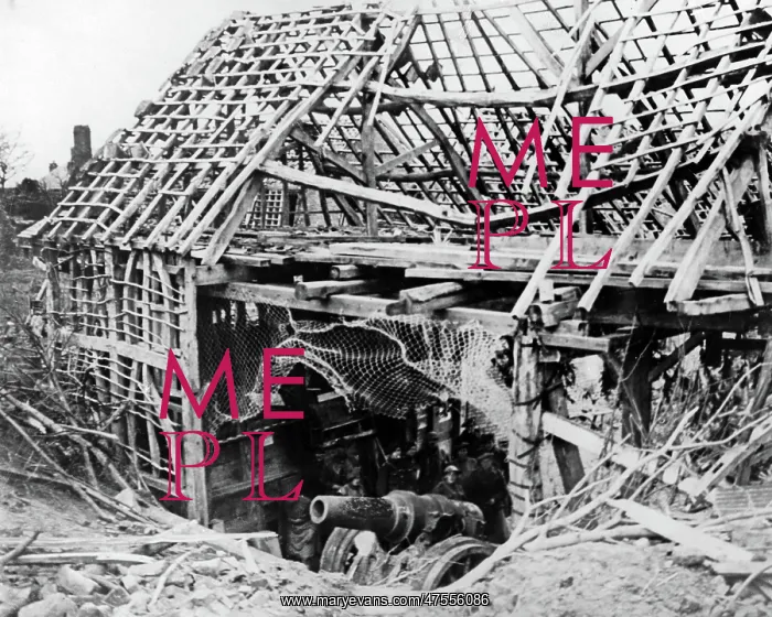 : Captured German gun on Western Front, WW1 : Captured German gun on Western Front, WW1