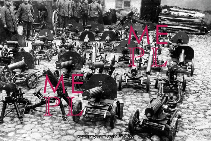 : Captured Russian machine guns, 1915 : Captured Russian machine guns, 1915