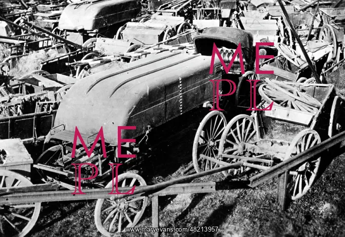 : Captured Russian pontoon wagons, 1914 : Captured Russian pontoon wagons, 1914