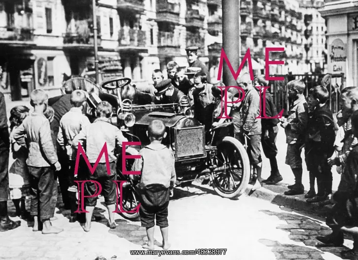 : Car in Berlin, ca. 1900 : Car in Berlin, ca. 1900