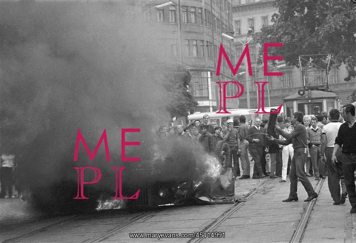 : Car - damage - protest - Brno : Car - damage - protest - Brno