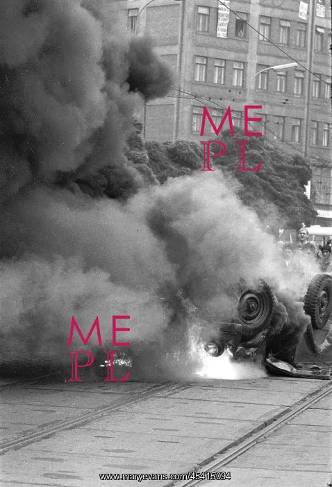 : Car - damage - protest - Brno : Car - damage - protest - Brno