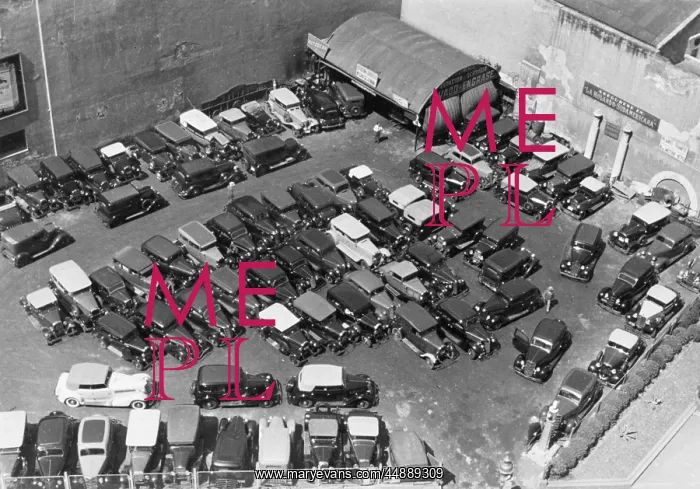 : CAR PARK 1930S : CAR PARK 1930S
