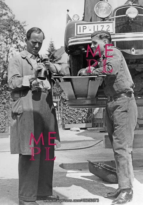 : Car repair, 1936 : Car repair, 1936