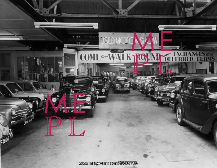 : CAR SHOWROOM : CAR SHOWROOM