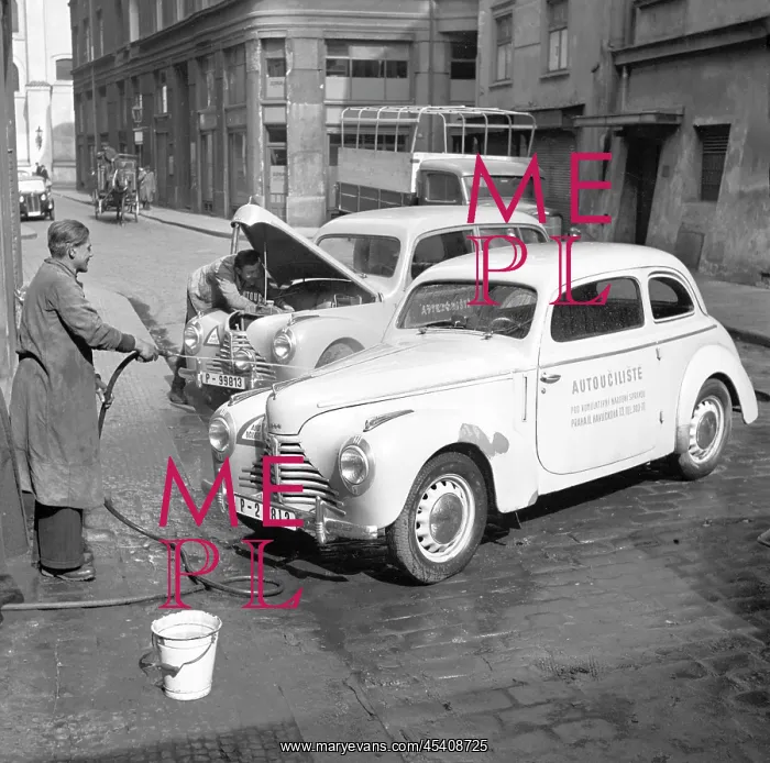 : Car washing : Car washing