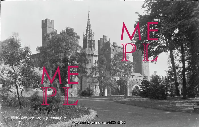 : Cardiff Castle : Cardiff Castle