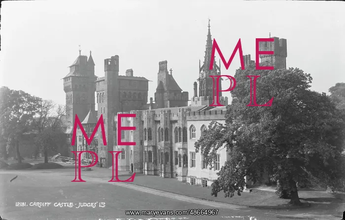 : Cardiff Castle : Cardiff Castle