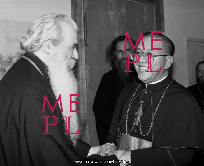: Cardinal Sin visits USSR : Cardinal Sin visits USSR